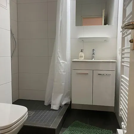 아파트 Lived-in *